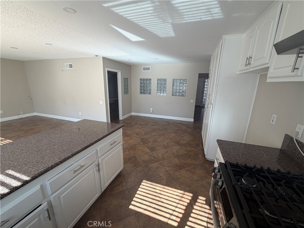 17350 Angelaine Property Photo 14