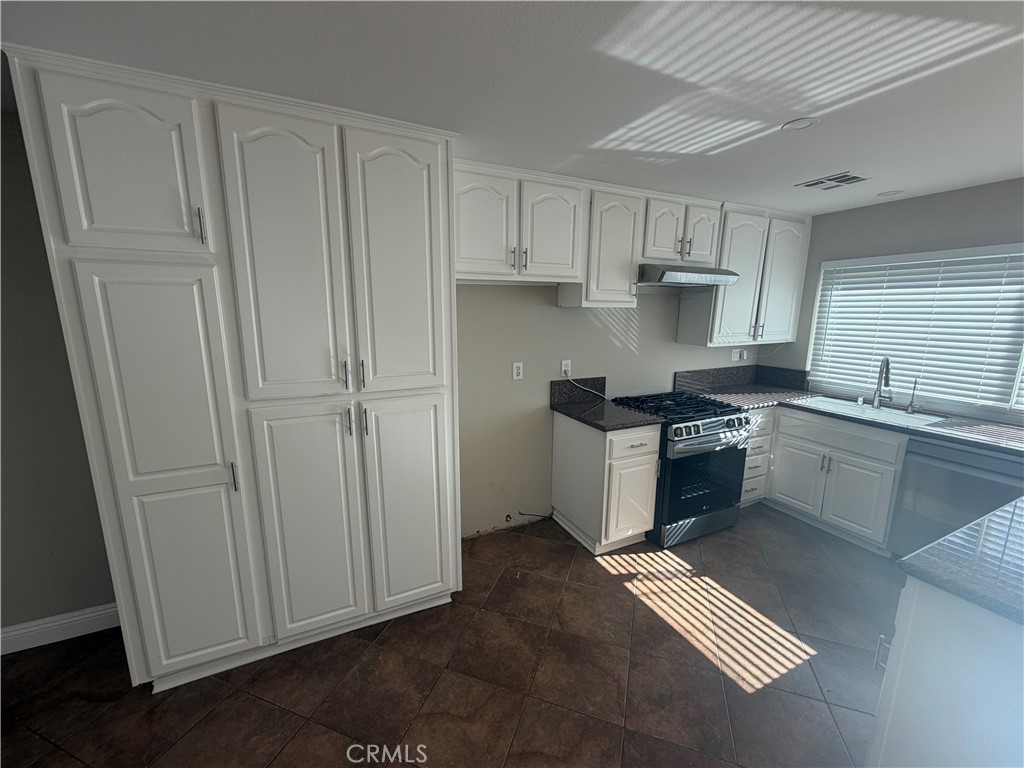 17350 Angelaine Property Photo 15