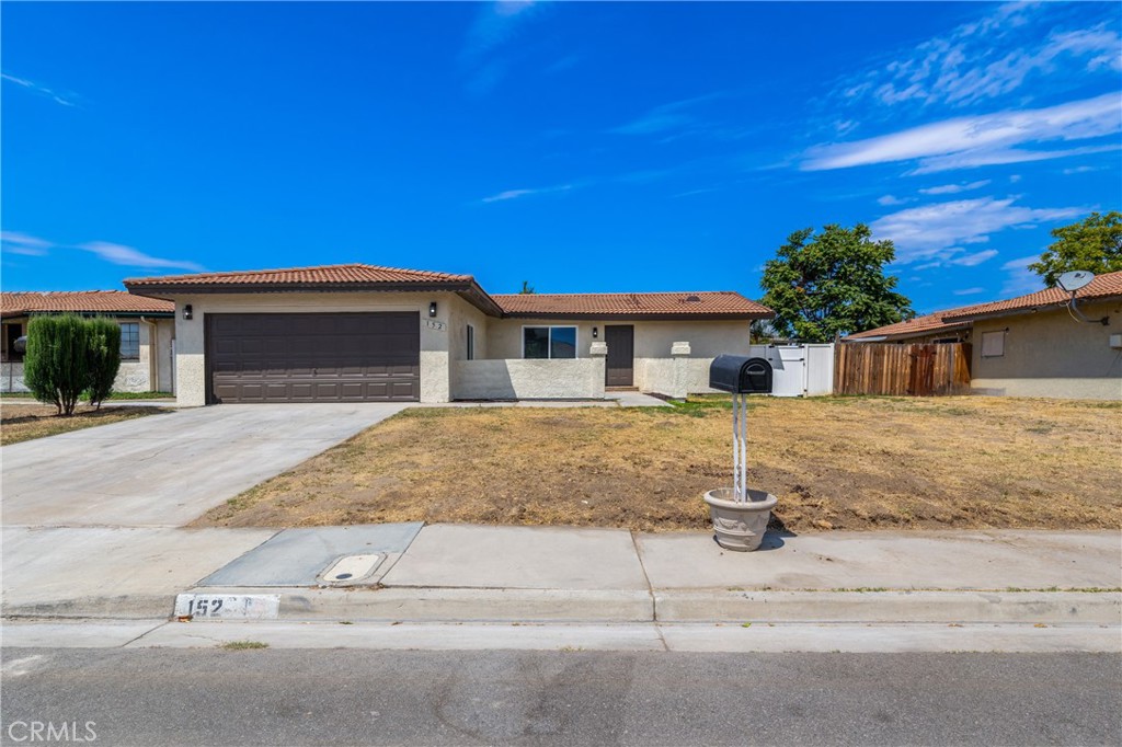 152 E Sage Avenue Property Photo 1