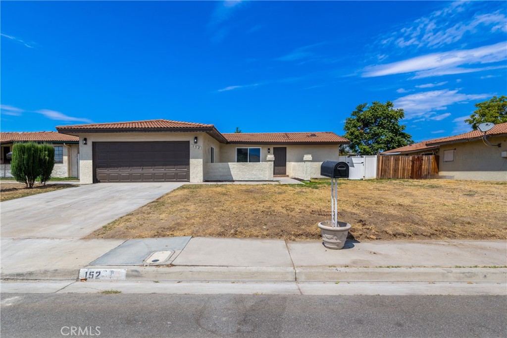 152 E Sage Avenue Property Photo 1
