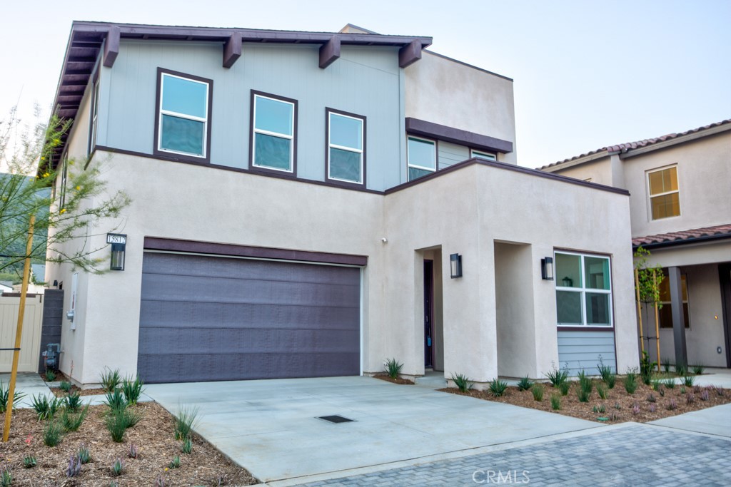 15812 Caterpillar Dr Property Photo 1