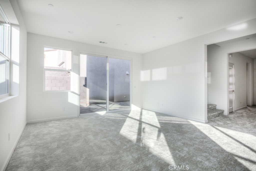 15812 Caterpillar Dr Property Photo 6