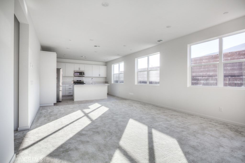 15812 Caterpillar Dr Property Photo 8