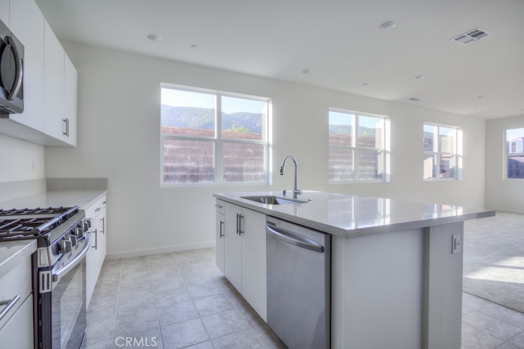 15812 Caterpillar Dr Property Photo 16