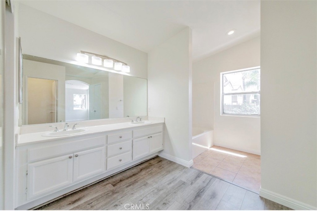 16417 Applegate Drive Property Photo 11