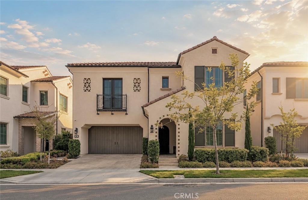 128 Roscomare Property Photo 1
