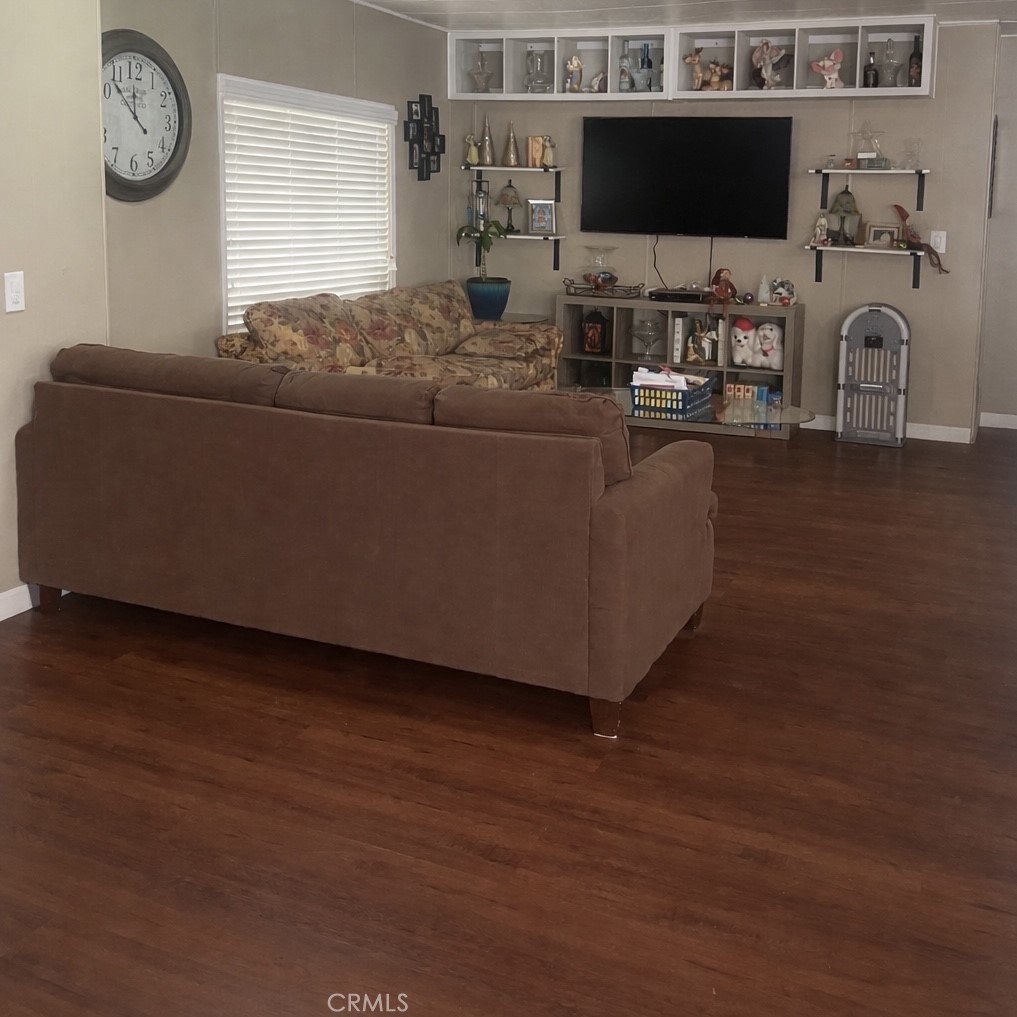 175 N Manzanita Court Property Photo 3