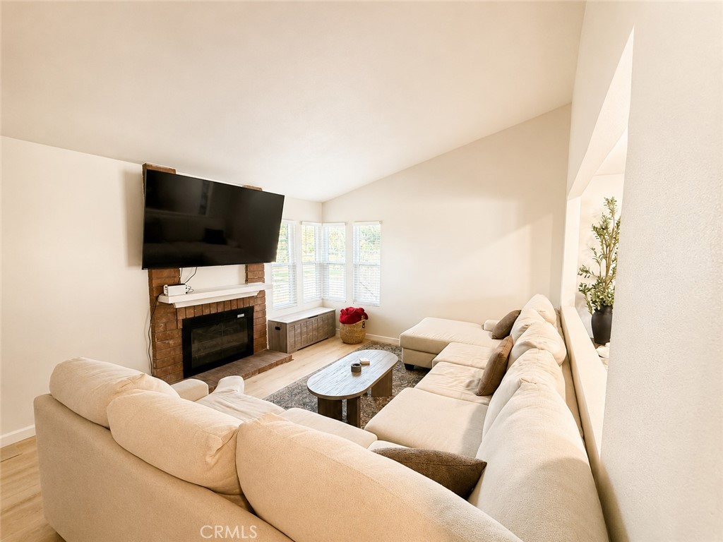 2703 S Fern Property Photo 3