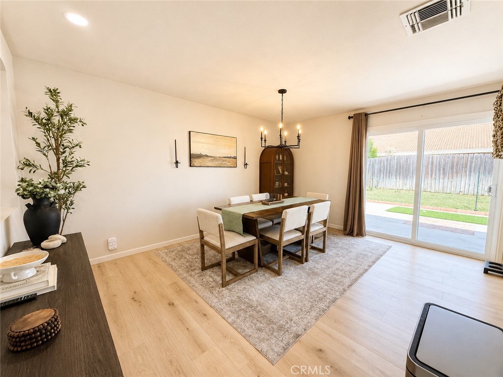 2703 S Fern Property Photo 8