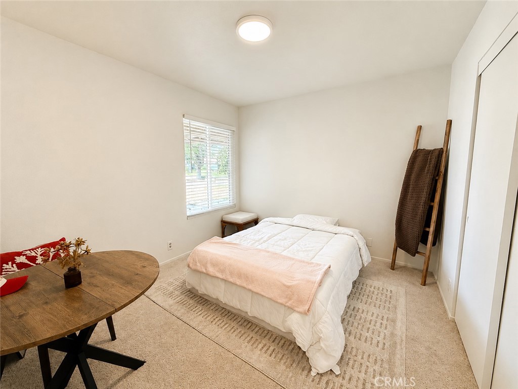 2703 S Fern Property Photo 12
