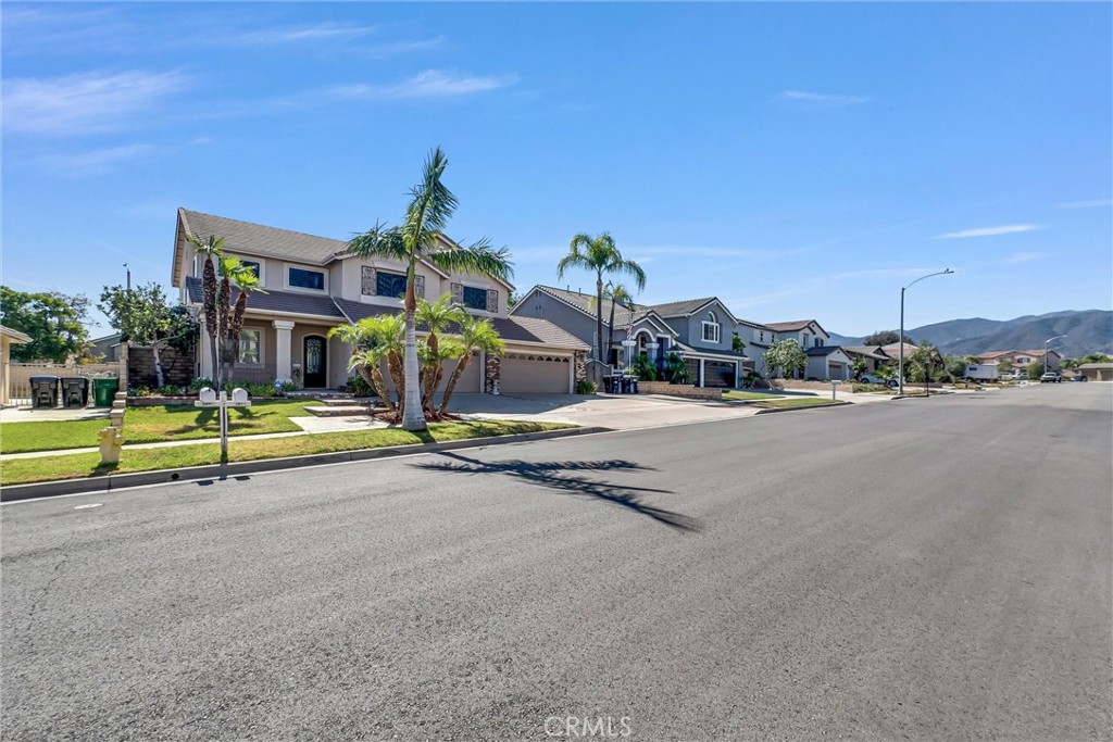 2611 Dakin Drive Property Photo 3