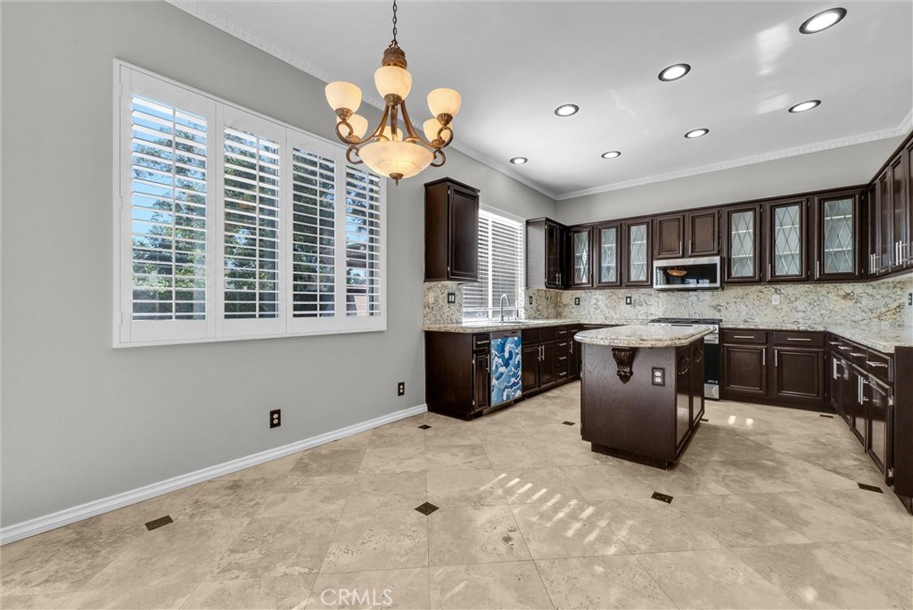 2611 Dakin Drive Property Photo 19