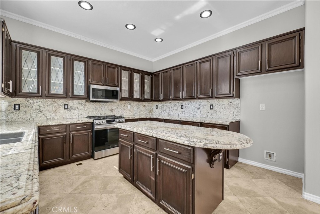 2611 Dakin Drive Property Photo 21