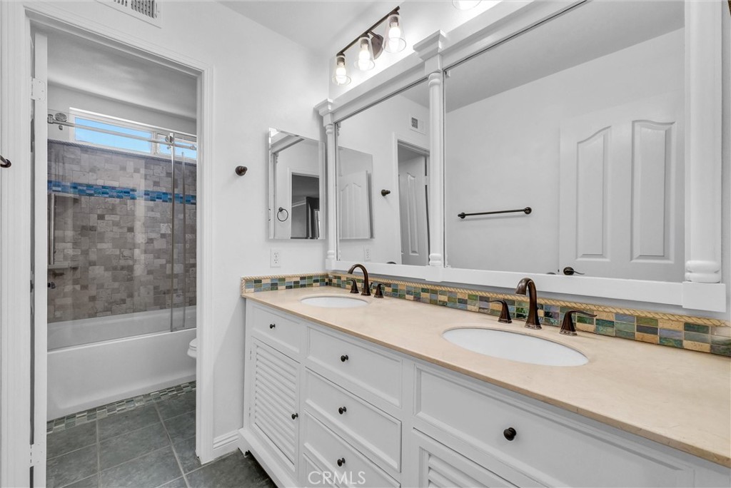 2611 Dakin Drive Property Photo 39