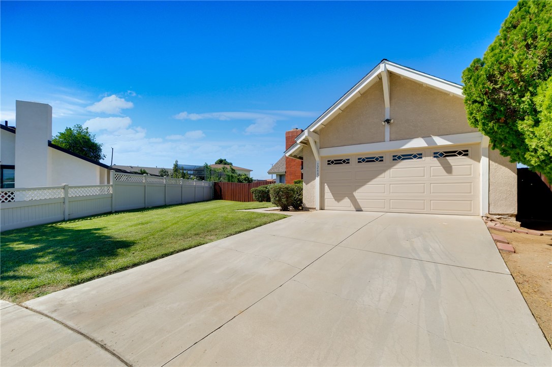 12662 Thomas Court Property Photo 3