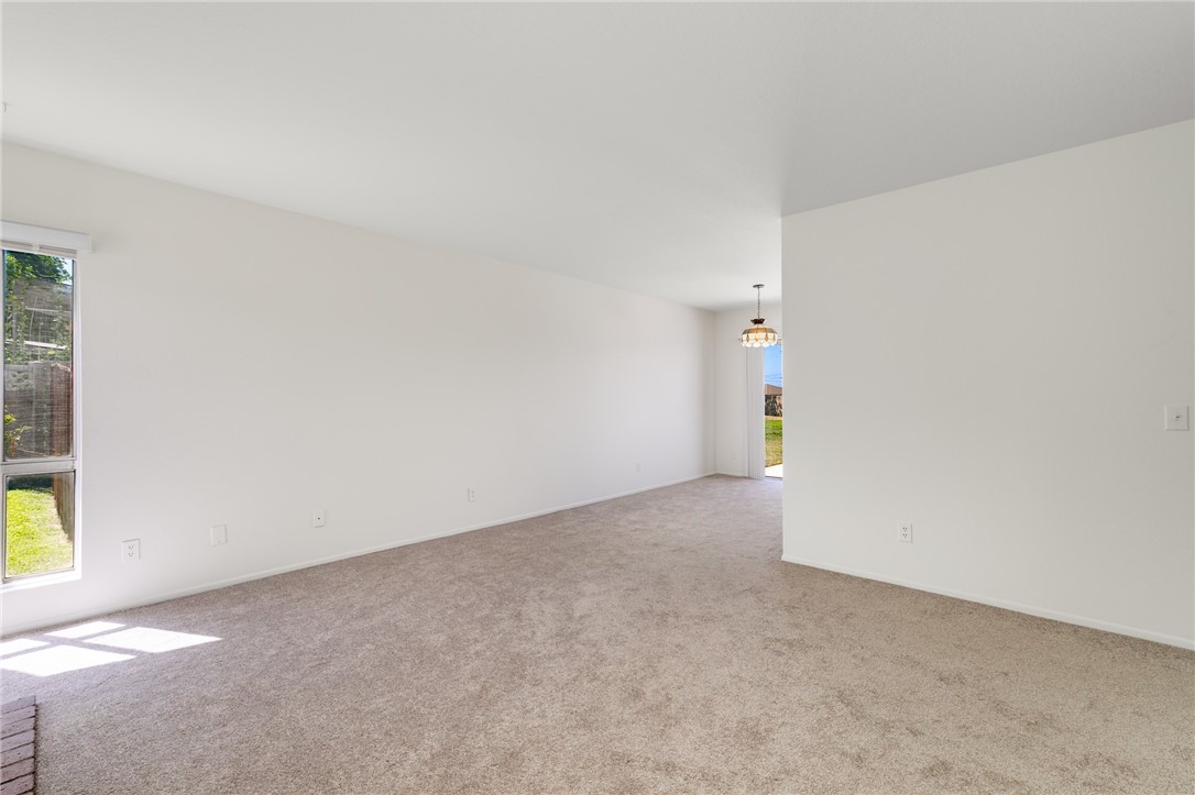 12662 Thomas Court Property Photo 4