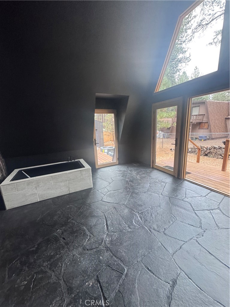 605 Ponderosa Property Photo 4