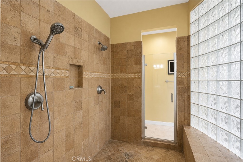 1115 Maravilla Property Photo 29