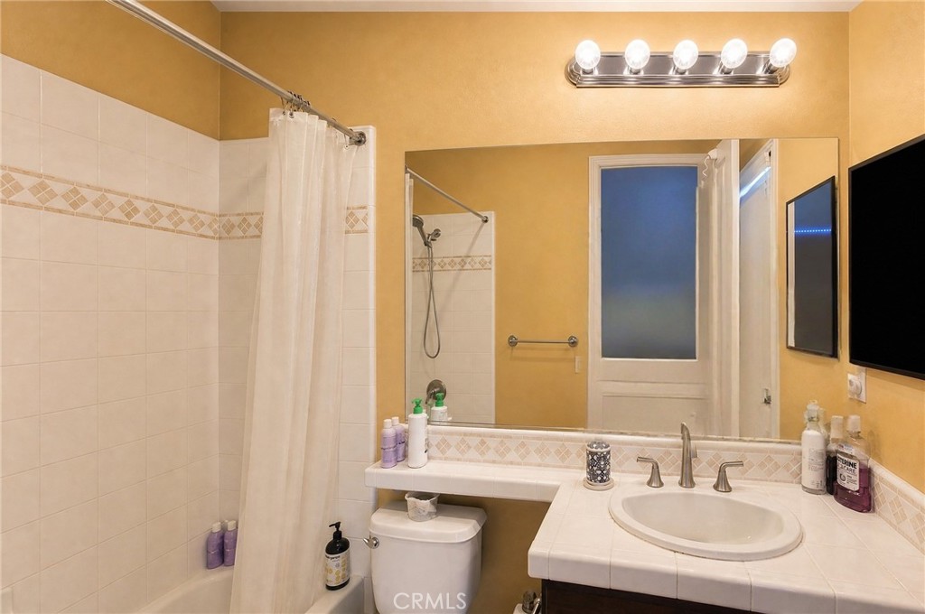 1115 Maravilla Property Photo 40