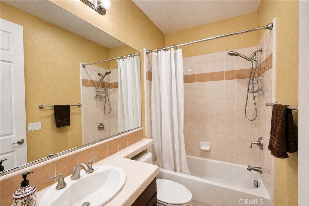 1115 Maravilla Property Photo 43