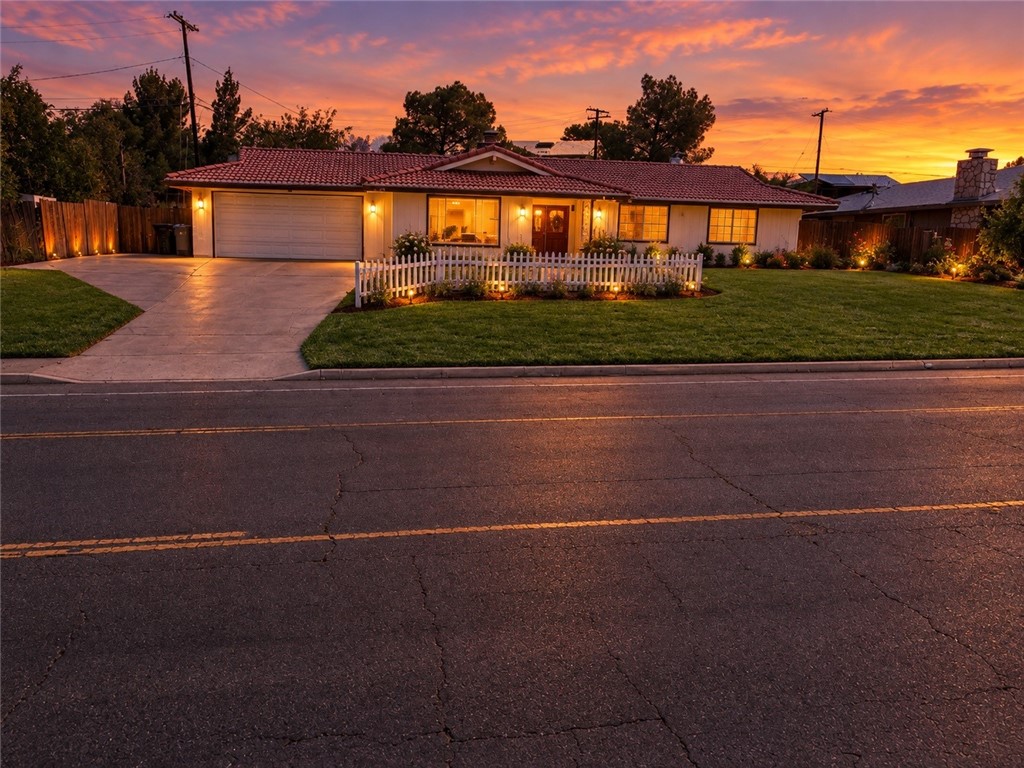 15034 Apple Valley Property Photo 1