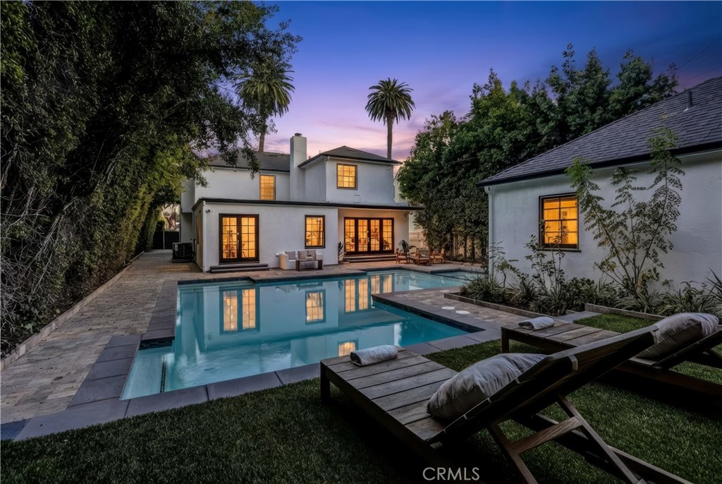 725 N Doheny Property Photo 6