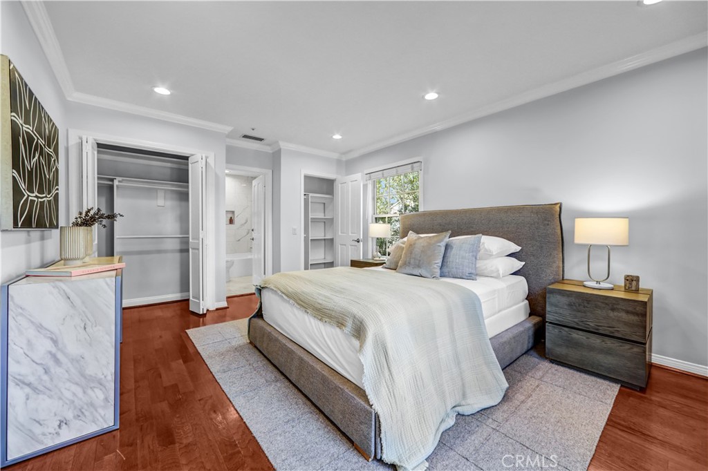 725 N Doheny Property Photo 11