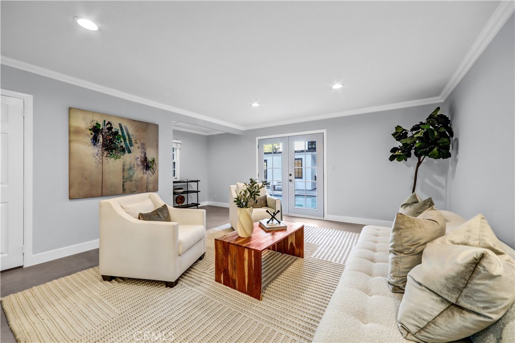 725 N Doheny Property Photo 17