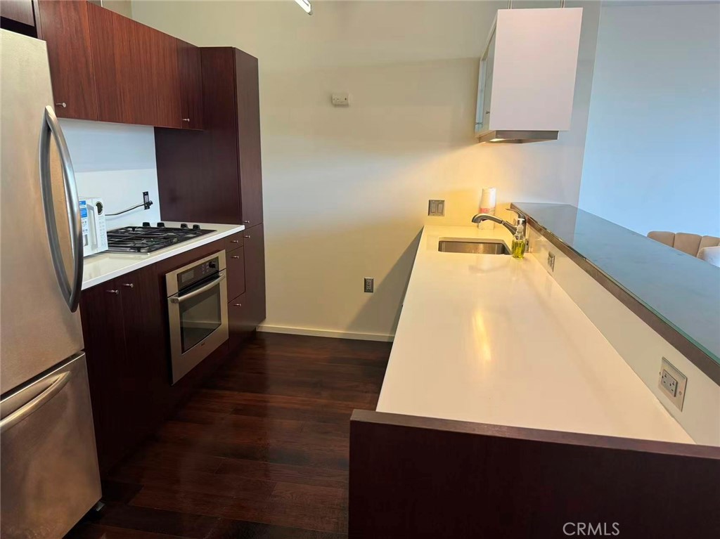 1155 S Grand Avenue 709 Property Photo 3