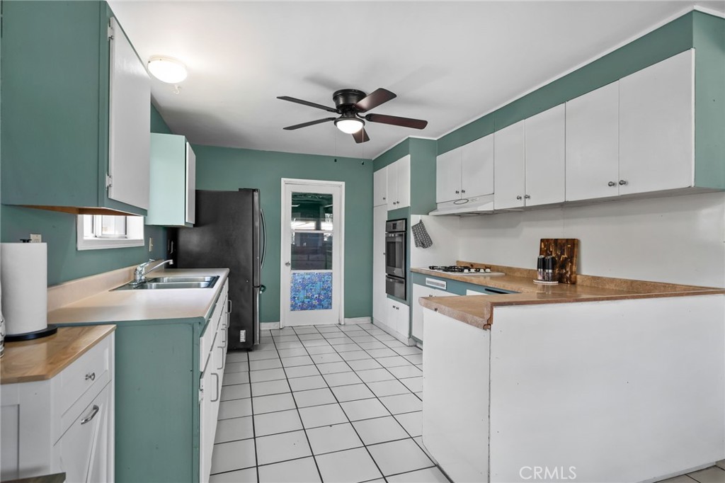435 E Nubia Property Photo 10