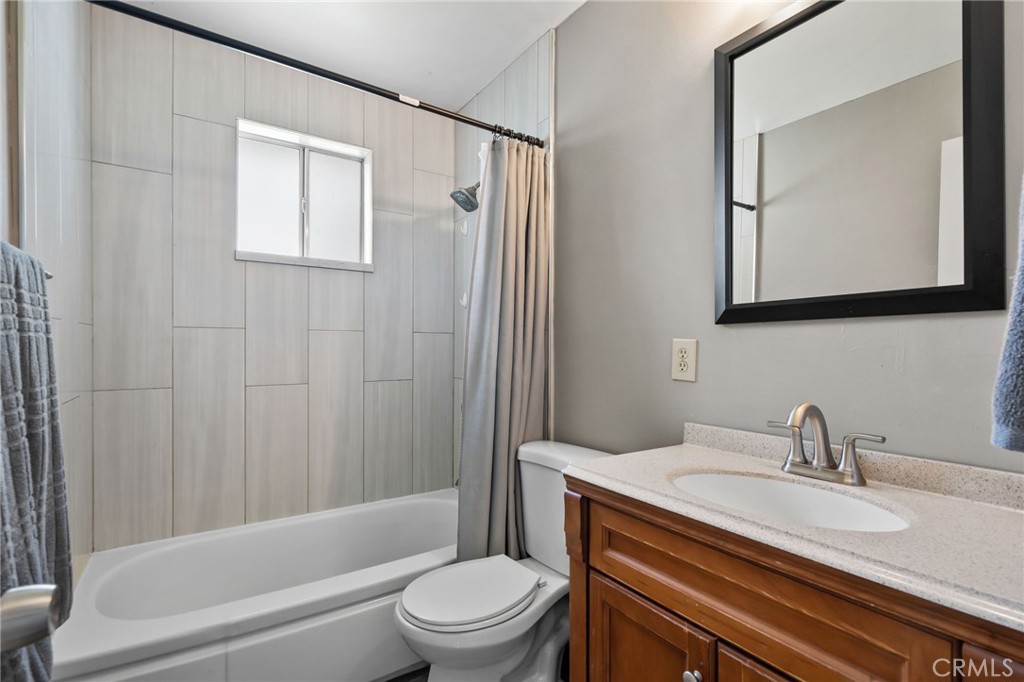 435 E Nubia Property Photo 18