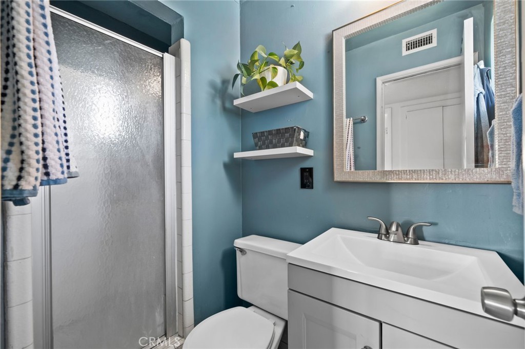435 E Nubia Property Photo 21