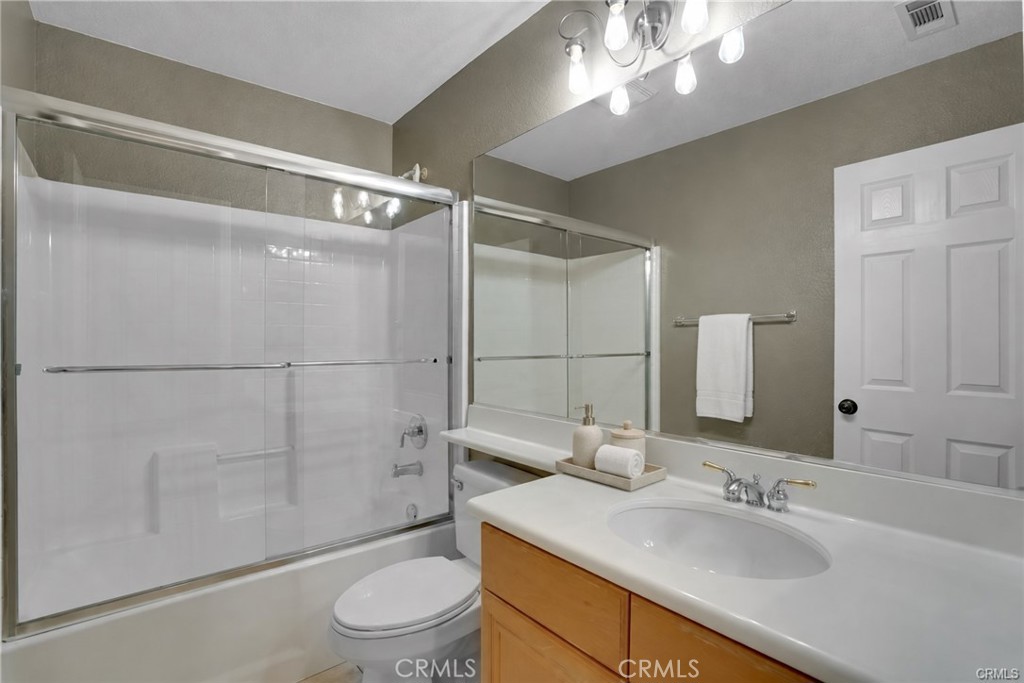 7238 Townsend Ct Property Photo 16