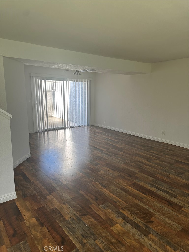 172 W Walnut D Property Photo 4