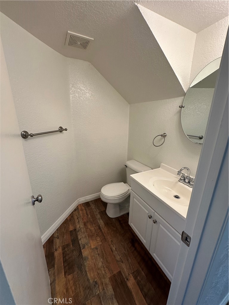 172 W Walnut D Property Photo 8