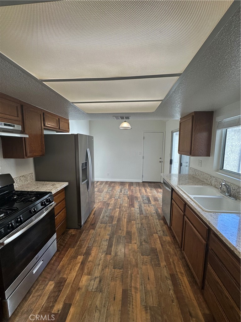 172 W Walnut D Property Photo 10