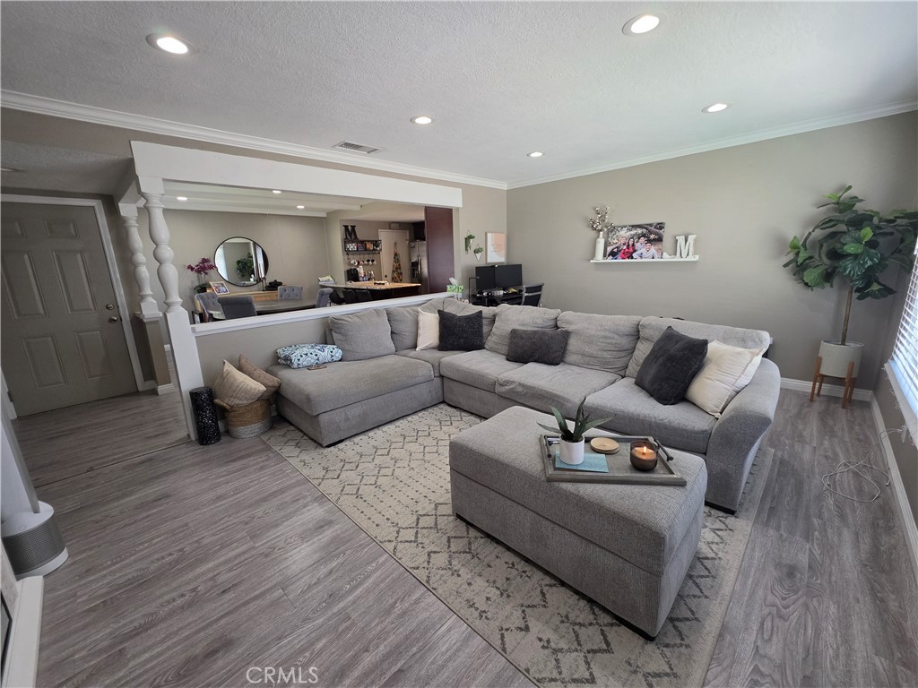 2541 W Lambert Property Photo 6