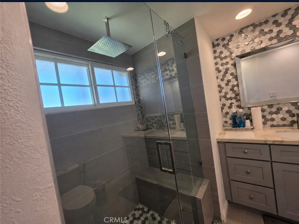 2541 W Lambert Property Photo 17