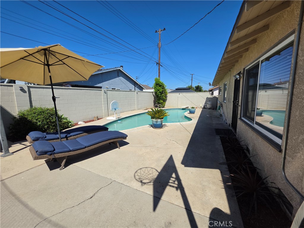 2541 W Lambert Property Photo 27