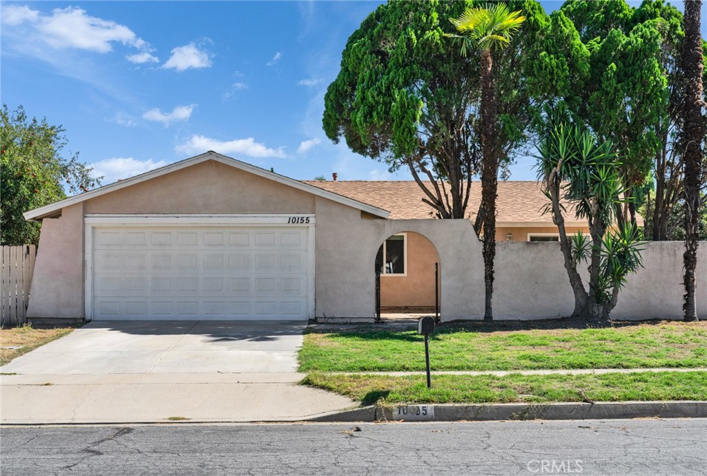10155 Hemlock Street Property Photo 1
