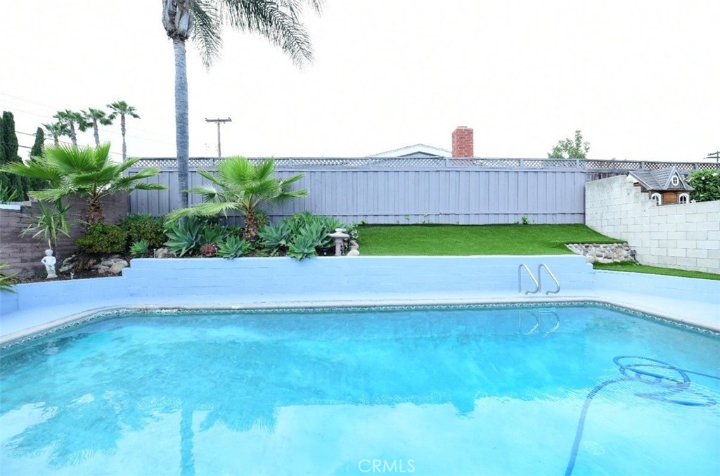 9452 Larrabee Avenue Property Photo 1