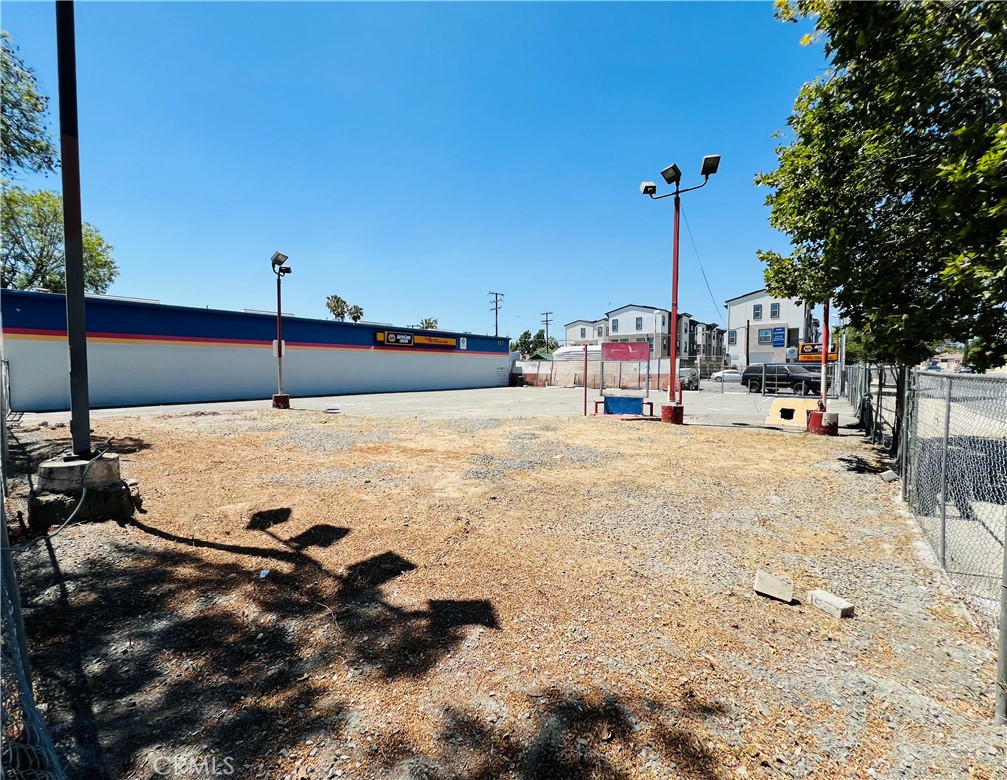 151 N Mountain Avenue Property Photo 2