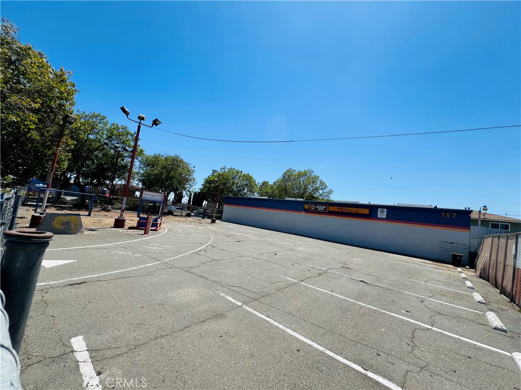 151 N Mountain Avenue Property Photo 3