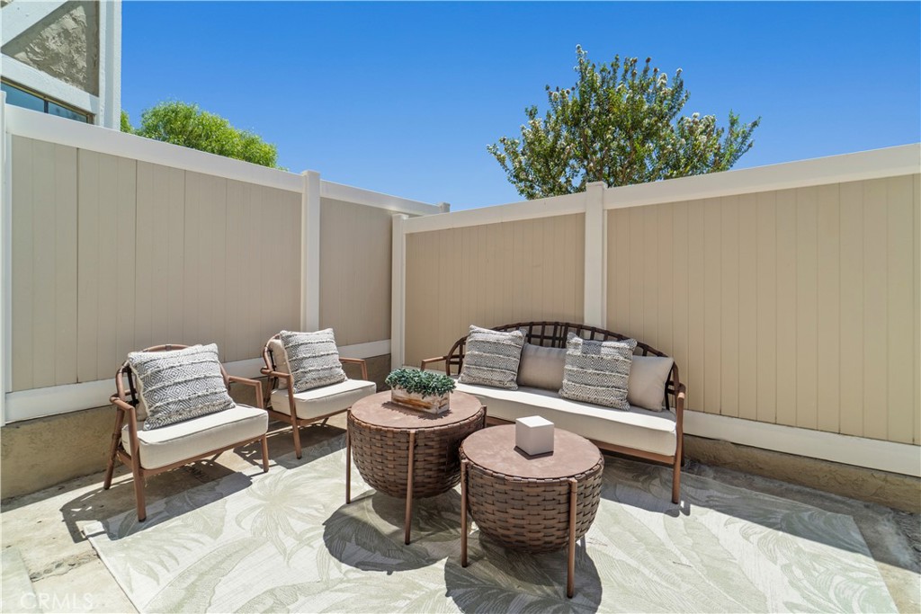 162 Greenbriar Property Photo 4