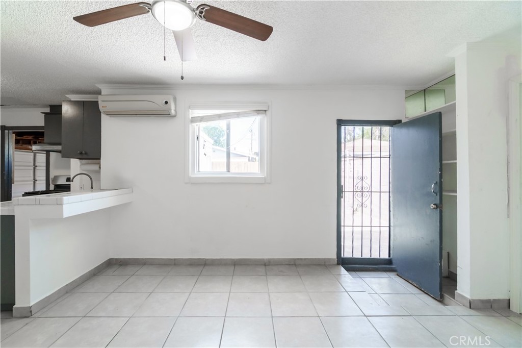 3802 Kenmore Property Photo 4