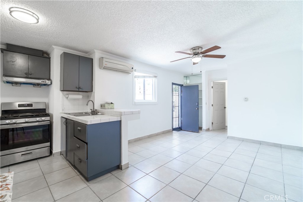 3802 Kenmore Property Photo 7