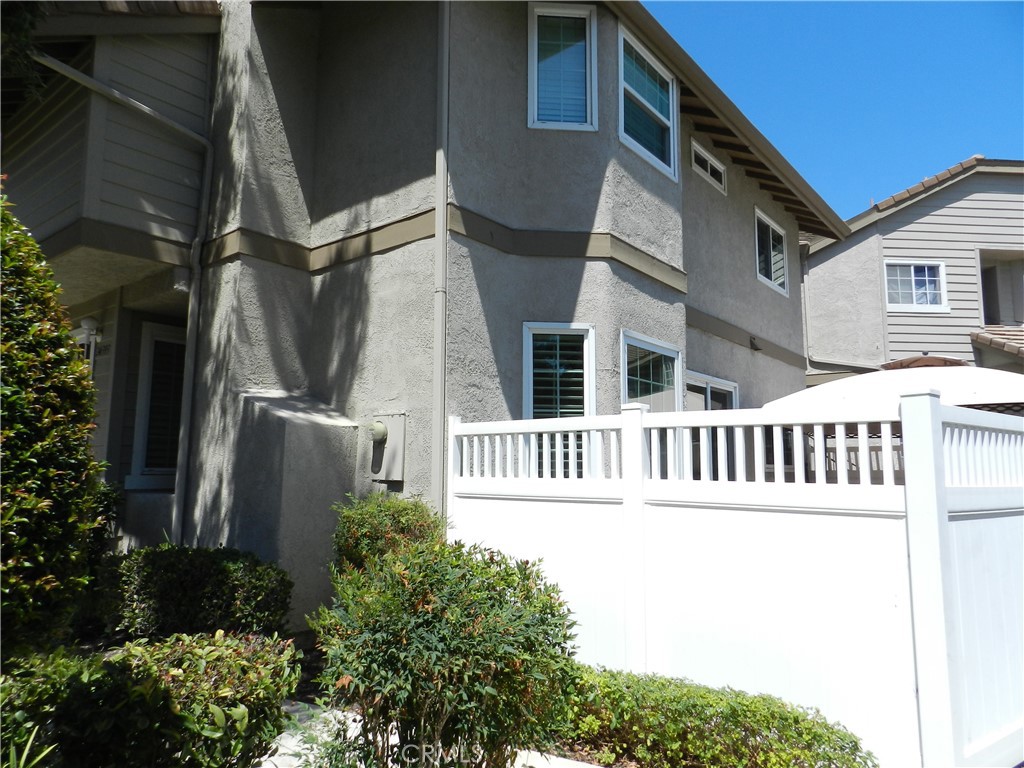 24393 Hillsdale 18 Property Photo 2