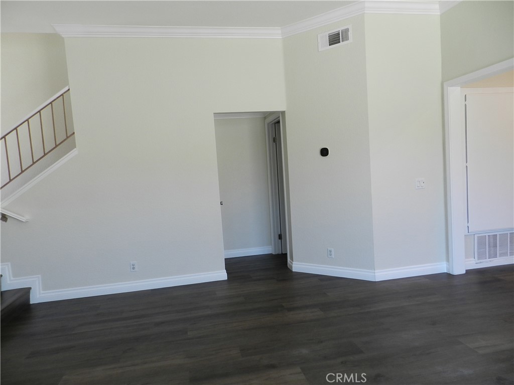 24393 Hillsdale 18 Property Photo 5
