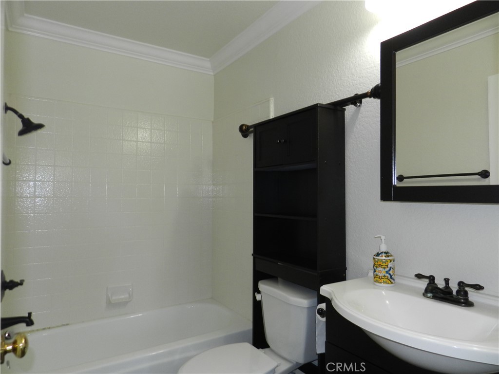 24393 Hillsdale 18 Property Photo 15