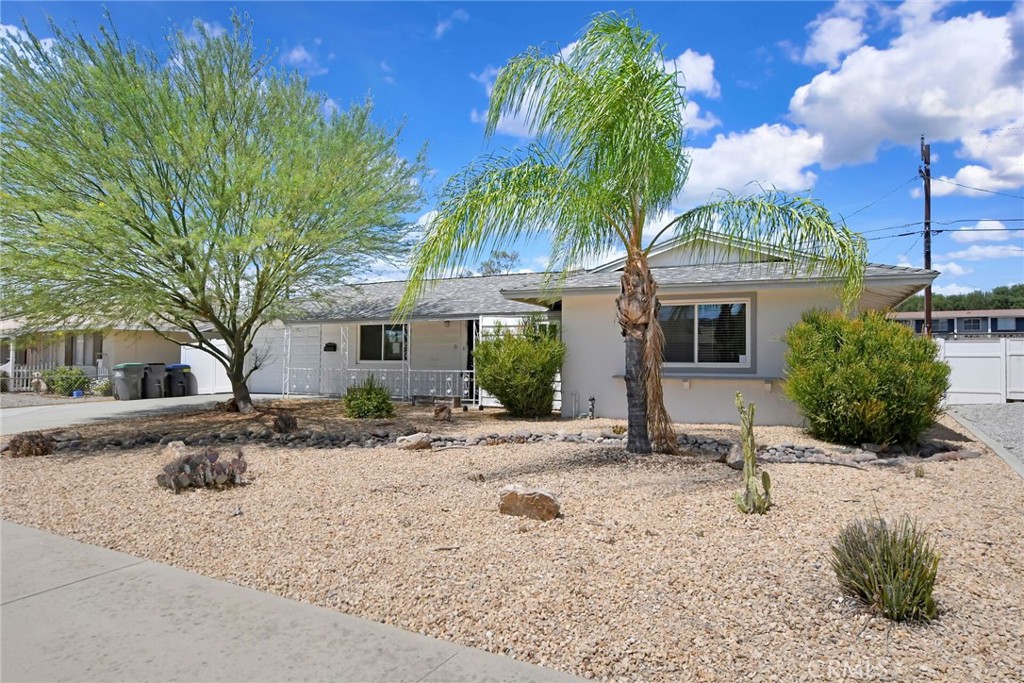 27086 Wentworth Drive Property Photo 2
